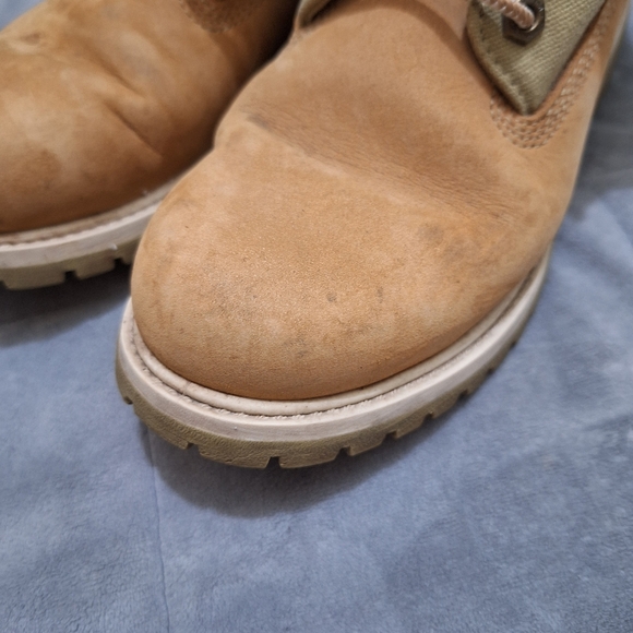 Timberland Boots - Picture 2 of 9